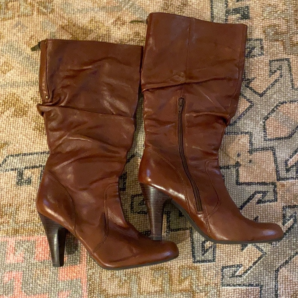 Guess brown boots
